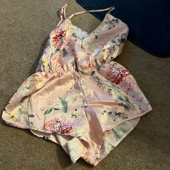 Flora Nikrooz small romper - Picture 8 of 11